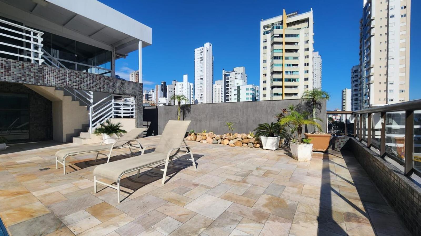 Apartamento - Quartos, E Por Temporada No Centro De Bc